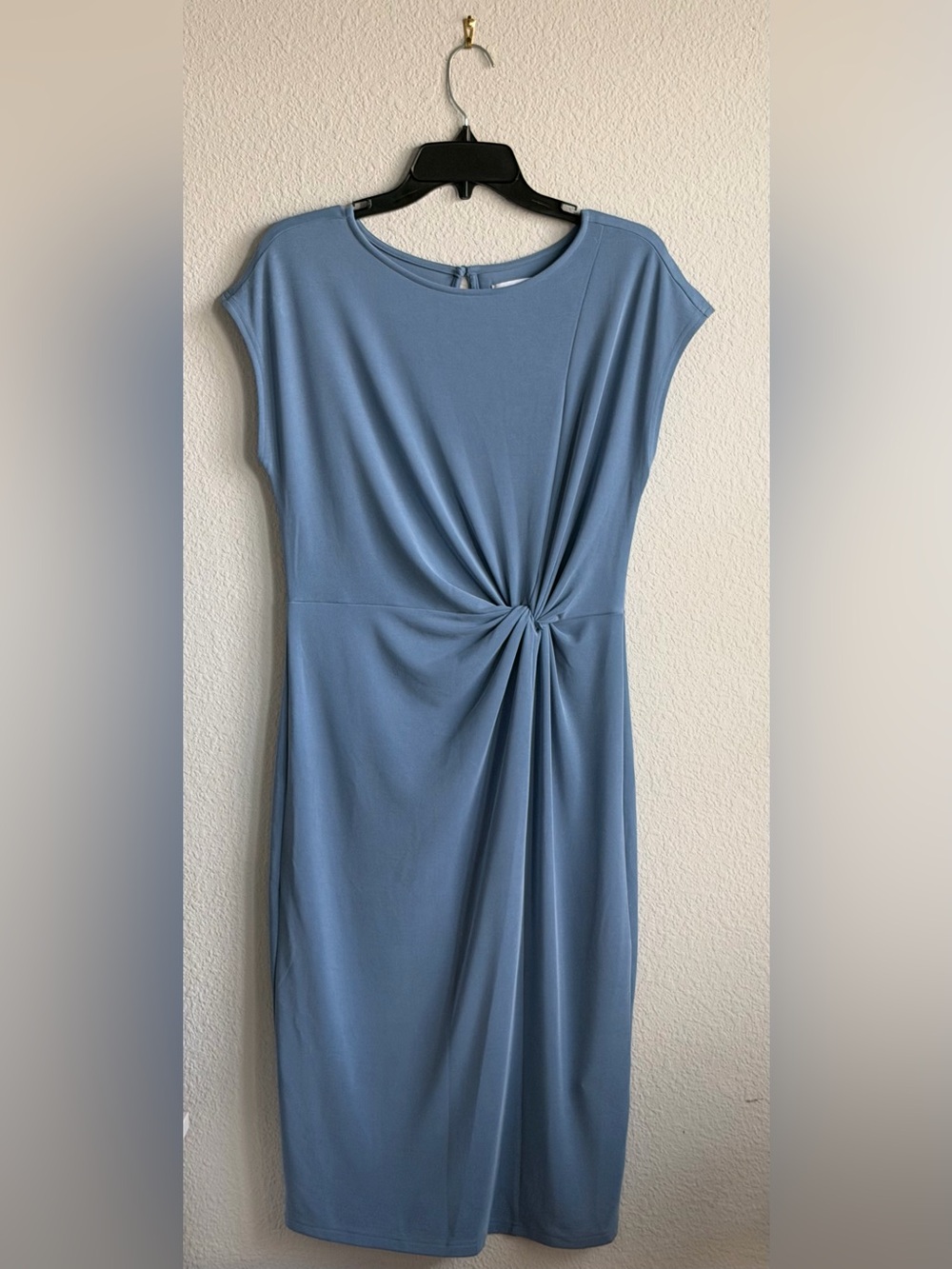 Blue Twist Front Midi Dress
Size Small - Picture 2 of 9